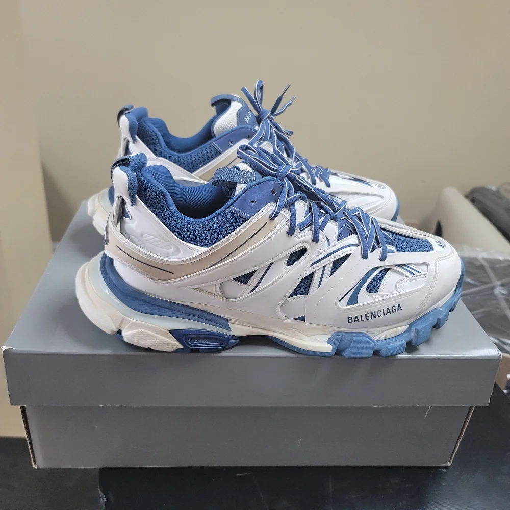 Balenciaga Men Sneaker - Picture 2 of 6